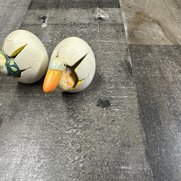 2 Mexican Tonala Hatching Egg Birds 1.5” Tall - Picture 4 of 8